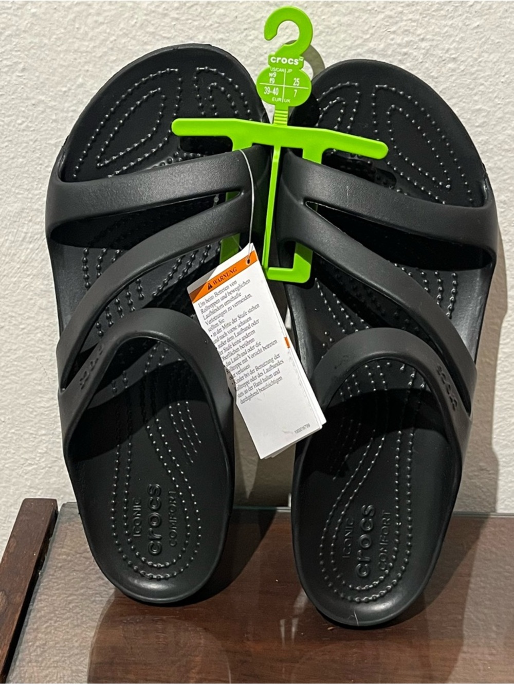 Crocs Kadee II Strappy Sandals Womens Size 9 Black Vaca Beach Comfy New
